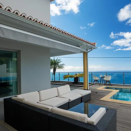 Estrela Do Mar - By Lovelystay - Lovely, Sun Filled וילה