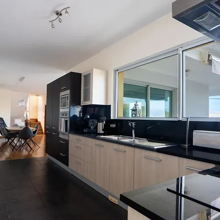 Villa Estrela Do Mar - By Lovelystay - Lovely, Sun Filled *