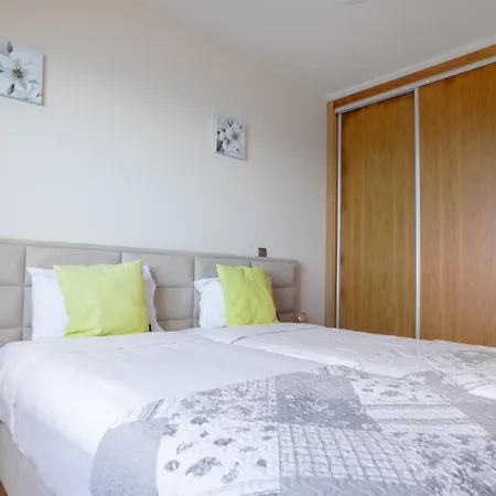 Estrela Do Mar - By Lovelystay - Lovely, Sun Filled Villa