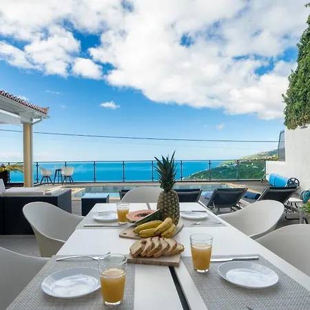 Villa Estrela Do Mar - By Lovelystay - Lovely, Sun Filled *