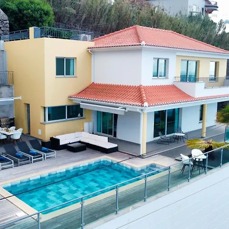 Villa Estrela Do Mar - By Lovelystay - Lovely, Sun Filled